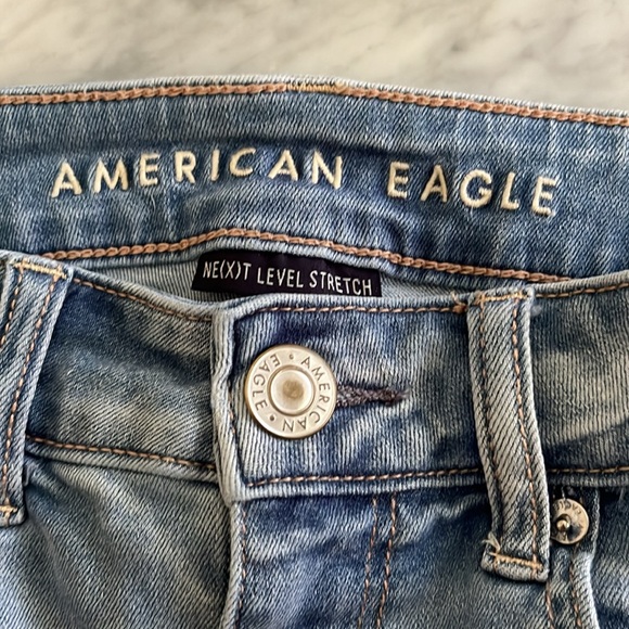 American Eagle Hi Rise Shortie shorts size 6. Features Peekaboo lace pockets! - Picture 6 of 7